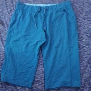 Athletic Works Women's Teal Capris